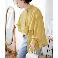 【美品】Classical Elf ボリュームスリーブケープカラーシャツ Sのサムネイル