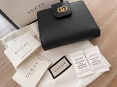 GUCCI ミニ 財布 黒 折り畳みのサムネイル