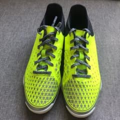 adidas スニーカーのサムネイル