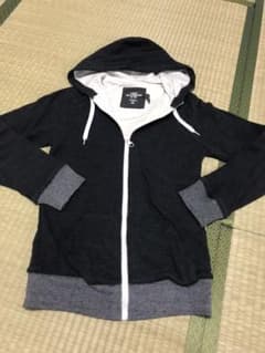 H&M パーカー（ブラックグレー）のサムネイル