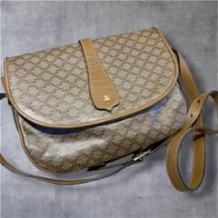 CELINE ショルダーバッグ 金具 トリオンフ イタリア製 ベージュ