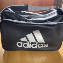 adidas エナメルバッグ ブラックのサムネイル