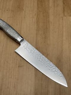 刀舟 SS超鋼 ステンレス 槌目 モナカハンドル 三徳包丁 - メルカリ