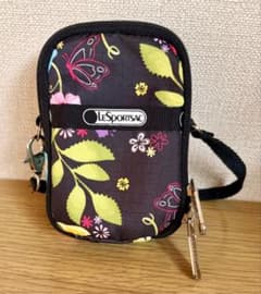 Thumbnail of 【新品・未使用】LESPORTSAC 黒地花柄　小物ケース