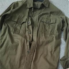 gu カーキシャツのサムネイル