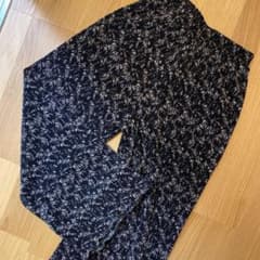プリーツパンツ　小花柄のサムネイル
