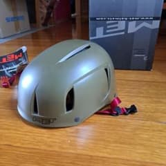 MET　ヘルメットのサムネイル