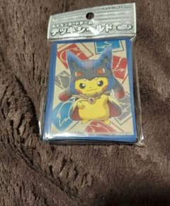 【未開封】　メガルカリオのポンチョを着たピカチュウ　デッキシールド　スリーブ