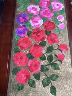 ハワイアンキルトタペストリー　薔薇の香りのサムネイル