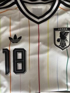 サッカー日本代表 アウェイ2026 オーセンティック 上田綺世 18 - メルカリ
