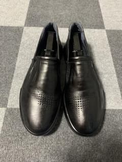 ECCO黒レザー スリッポン靴穴あきデザイン