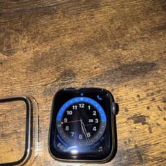 Apple Watch Series 5 (GPS +Cellularモデル）のサムネイル