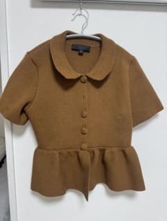 ZARA ペプラムニットトップス ブラウン Sサイズのサムネイル