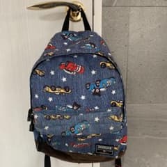 車と星のデザインのリュックのサムネイル