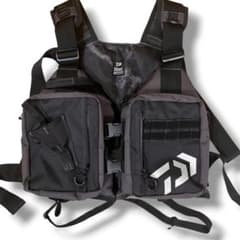 美品✨　Daiwa ダイワ　ライフジャケット 釣り用ベスト　タイダイ柄のサムネイル