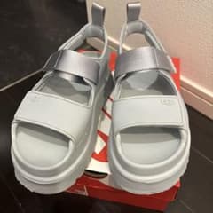 UGG GoldenGlow ゴールデングロウ サンダル ブルー　22㎝のサムネイル