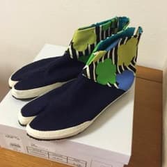 colorful kuu様専用 足袋靴 美品 25.0センチ(中敷きM付)のサムネイル