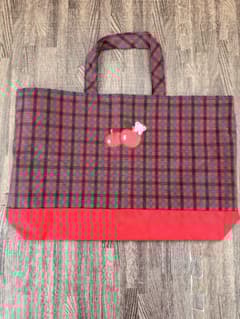 ファミリア チェック柄トートバッグ リンゴ刺繍 - メルカリ