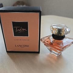 LANCOME Trésor トレゾア オードゥ パルファン 30mL - メルカリ