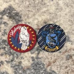 ハリー・ポッター 刺繍缶バッジ ヘドウィグ レイブンクロー 2点セットのサムネイル
