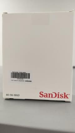 【新品未開封】SanDisk 外付けSSD SDSSDE30-1T00-GH26のサムネイル