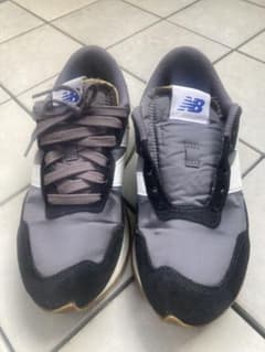 New Balanceスニーカーのサムネイル