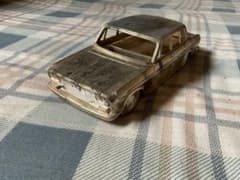 トヨタ・クラウン金属製灰皿／関東自動車工業株式会社製造（トヨタグループ傘下）。 トヨタ・クラウン金属製灰皿／関東自動車工業株式会社製造（トヨタ