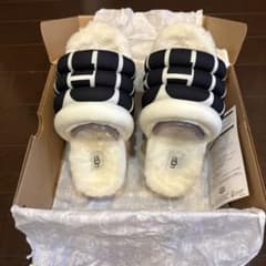 UGG クッションサンダルホワイト/ブラックのサムネイル