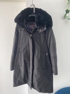 WOOLRICH ウールリッチ　レディース　ダウンジャケットのサムネイル