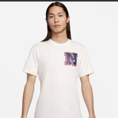 【美品】NIKE カレッジ風 バックプリント Tシャツ ホワイト（匿名配送）のサムネイル