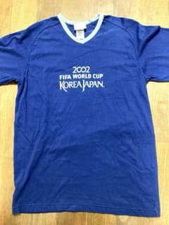 公式】2002日韓W杯 アディダス VネックTシャツ M 万国旗タグ 美品