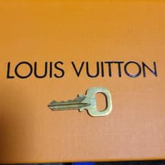 Louis Vuitton 318番 南京錠 鍵 ルイヴィトン ゴールドのサムネイル