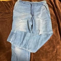ユニクロ デニム パンツのサムネイル