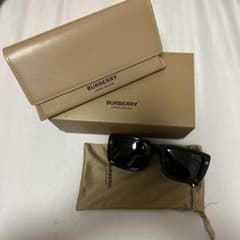 BURBERRYのサムネイル