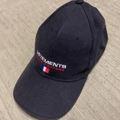 vetements キャップ 帽子　ヴェトモンのサムネイル