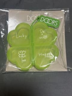 NCTドヨンソロコンDOORS 四葉のピルケースのサムネイル