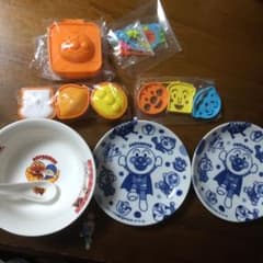 アンパンマン　お皿　&  キャラ弁セット　未使用品のサムネイル