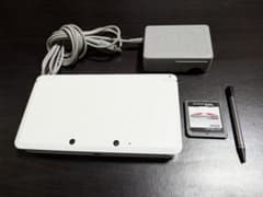 ニンテンドー3DS ホワイト 本体 ACアダプター付きのサムネイル