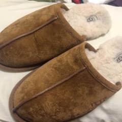 UGG メンズルームシューズのサムネイル
