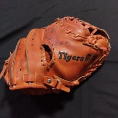 元阪神タイガース 関川浩一 選手 実 使用キャッチャーミット 元阪神タイガース 関川浩一 選手 実 使用キャッチャーミット - メルカリ