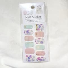 ジェル風ネイルシール　フローラルキャット　ミルキーカラー  DAISOのサムネイル