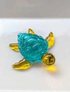 レジン製の亀の置物のサムネイル