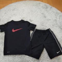 【値下げ】130〜140cm　ナイキ　Tシャツハーフパンツセット　ジュニアサイズのサムネイル