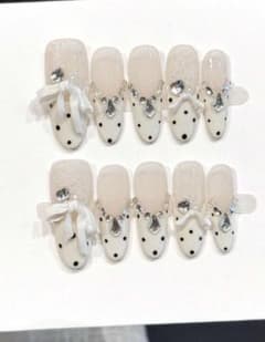 ネイルチップ ドット柄 リボン ビジューのサムネイル