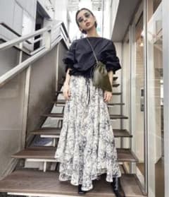 ameri vintage ADAM VOLUME SKIRTのサムネイル