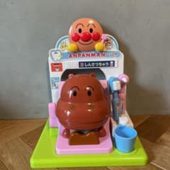 BANDAI  歯がくるりんでピッカピカ! アンパンマンおしゃべりはいしゃさんのサムネイル