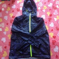 ニューバランスの服のサムネイル