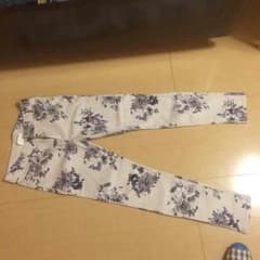 ローリーズファームパンツのサムネイル