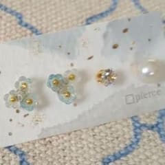 ピアス ぷちフラワーと淡水パールのサムネイル