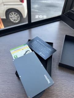 Zepirion 薄型カードケース マネークリップ付きのサムネイル